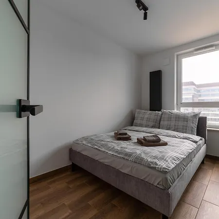 Nowy Komfortowy Apartament Warszawa Wiktoryn 6A, Tv Smart, 72