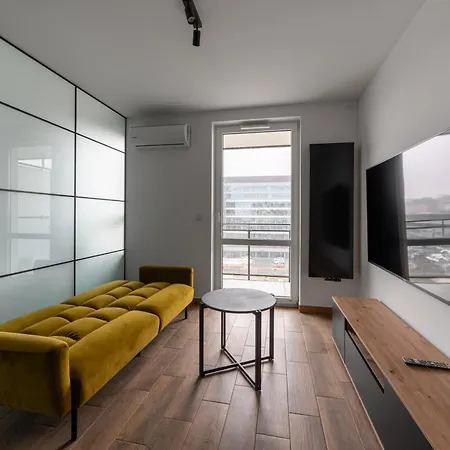 Nowy Komfortowy Apartament Warszawa Wiktoryn 6A, Tv Smart, 72